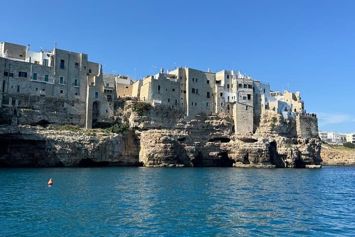 Boat tour from Monopoli to the Polignano caves with aperitif