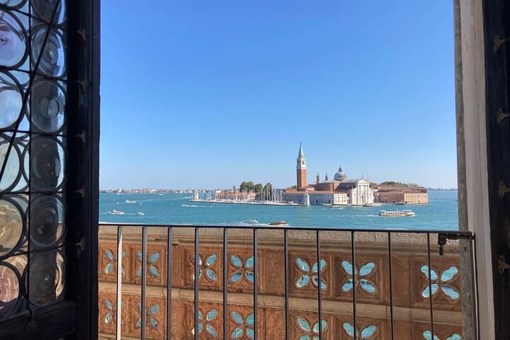Small Group St. Mark and Doge Palace with Venice Highlights