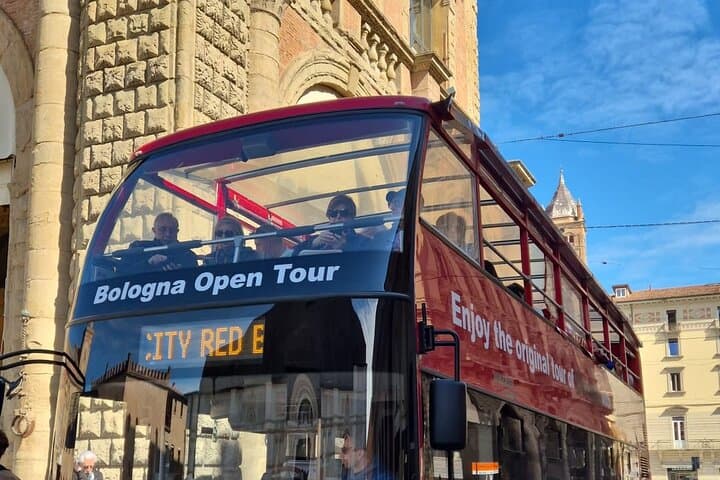 Bologna Open Bus skip the line & Food Tasting