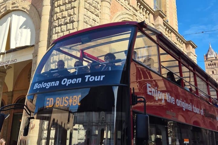 Bologna Open Bus skip the line & Food Tasting