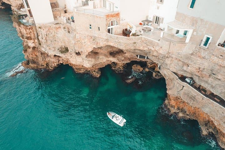 Private 2-Hour Tour from Monopoli to the Polignano Caves with Prosecco