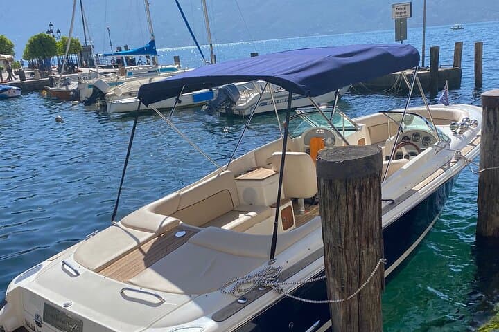 Private boat tour on Lake Garda with Skipper 4H