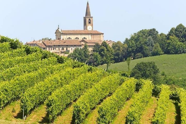 Milan Wine Escape: Wine Tasting Historic Villages & Lunch