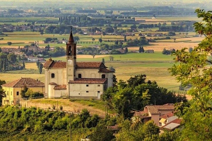 Milan Wine Escape: Wine Tasting Historic Villages & Lunch