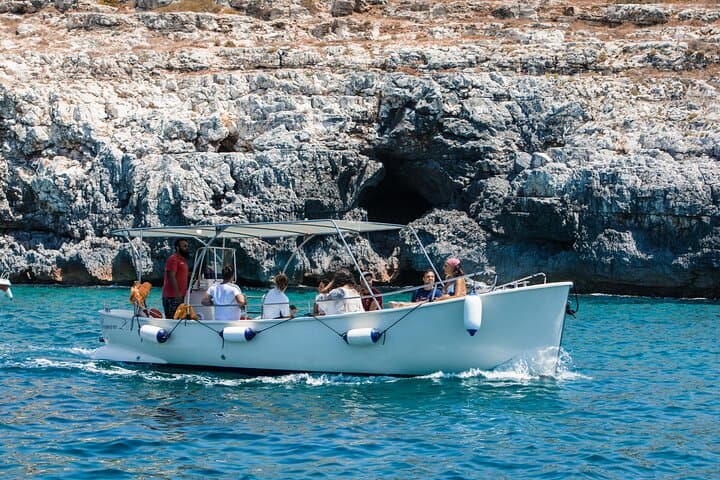 Excursions to the caves of S. M. of Leuca