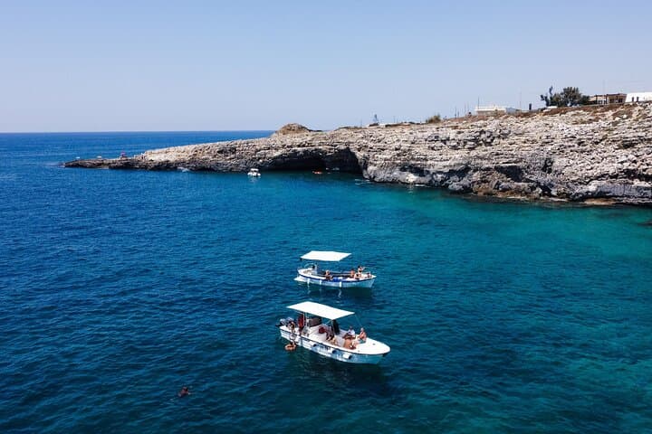 Excursions to the caves of S. M. of Leuca on the Ionian side