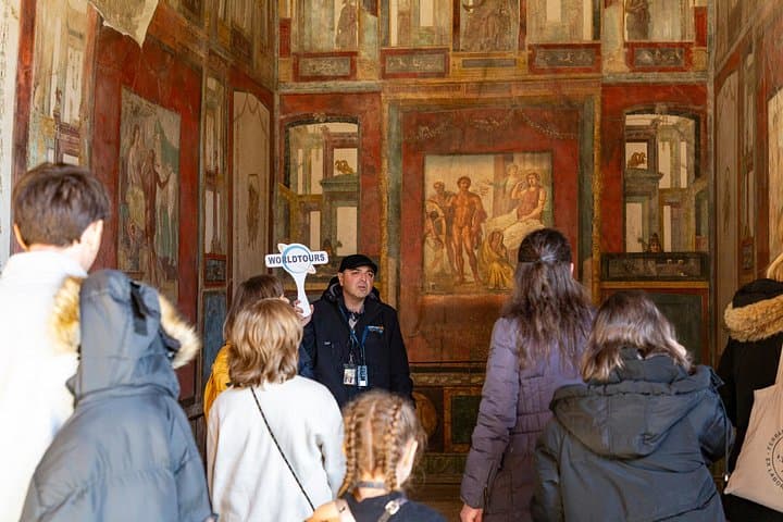 2 hours Pompeii Tour with Local Historian - Ticket Included