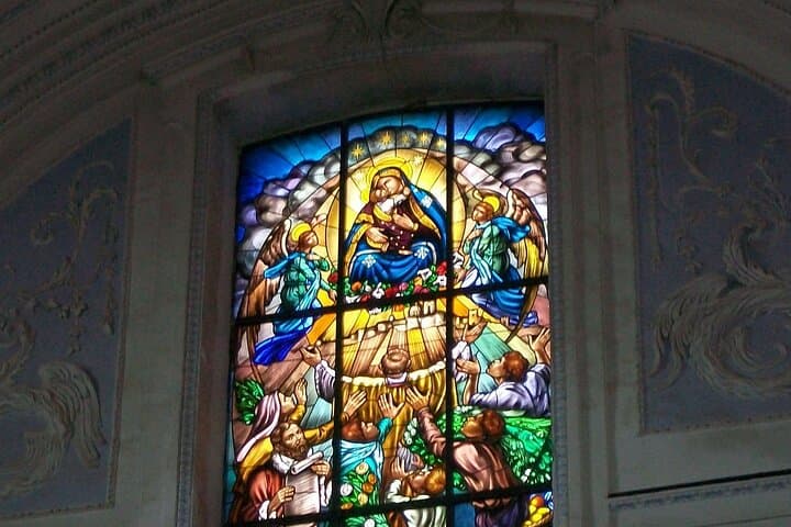 Caltagirone and Sicily Outlet Village Tour from Catania