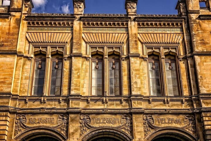 Caltagirone and Sicily Outlet Village Tour from Catania