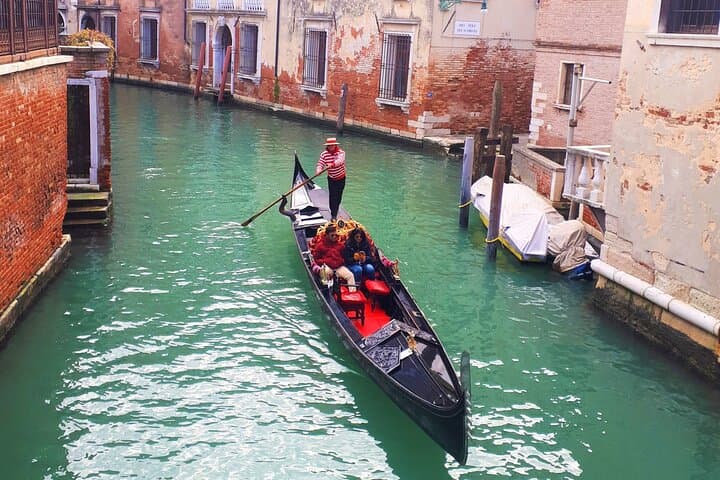 From Milan: Venice Full-Day Guided Tour With Boat Ride
