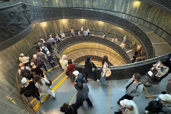 Vatican City Guided Tour With reserved Entrance