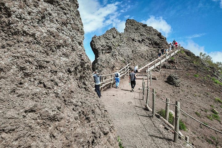 From Pompeii to Mount Vesuvius: Bus, Audio Guide, Ticket Included