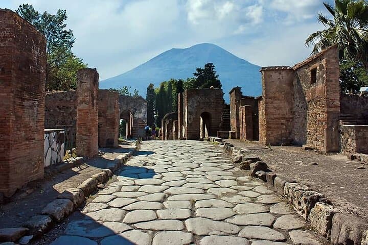 Guided excursion to Pompeii Excavations from Vietri sul Mare