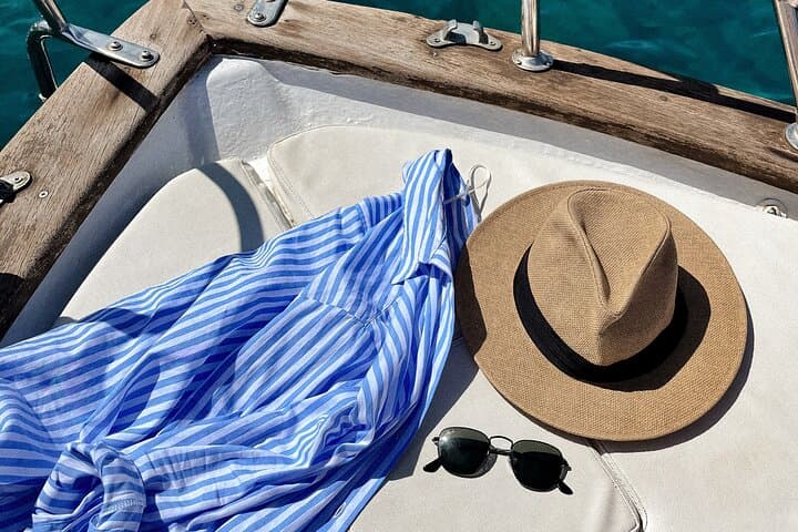 Boat excursion in Palermo with aperitif