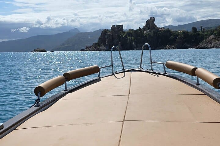 Boat excursion in Palermo with aperitif