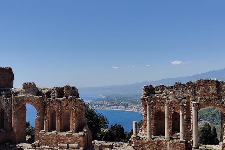 Taormina Isola bella : private cruise tours from Messina