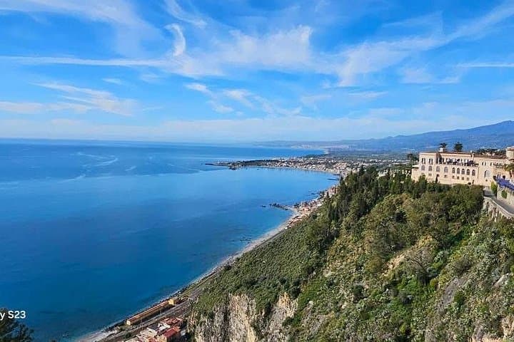Taormina Isola bella : private cruise tours from Messina