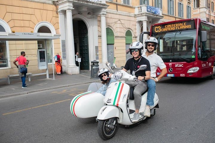 Rome City Highlights & Hidden Gems: Vespa Sidecar Guided Tour