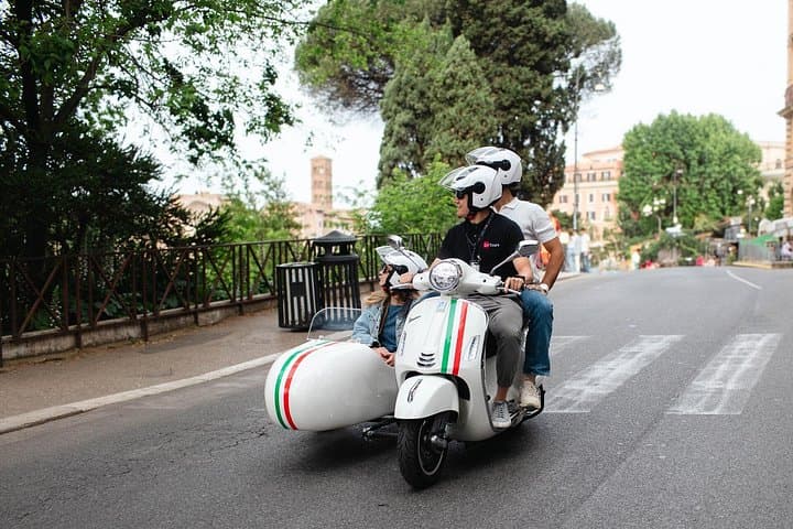 Rome City Highlights & Hidden Gems: Vespa Sidecar Guided Tour