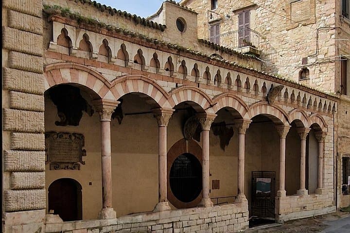 Portico - Palazzo Assisi