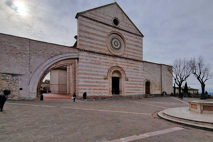 Assisi Santa Chiara Church