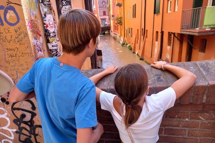 Bologna Fun Guided Private Siteseeing Tour for Kids and Families