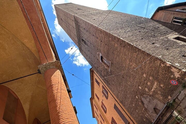 Bologna Fun Guided Private Siteseeing Tour for Kids and Families