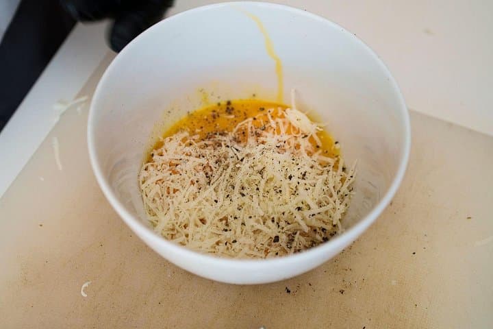 Olbia: cooking class on real pasta carbonara