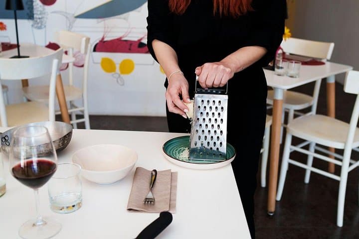 Olbia: cooking class on real pasta carbonara