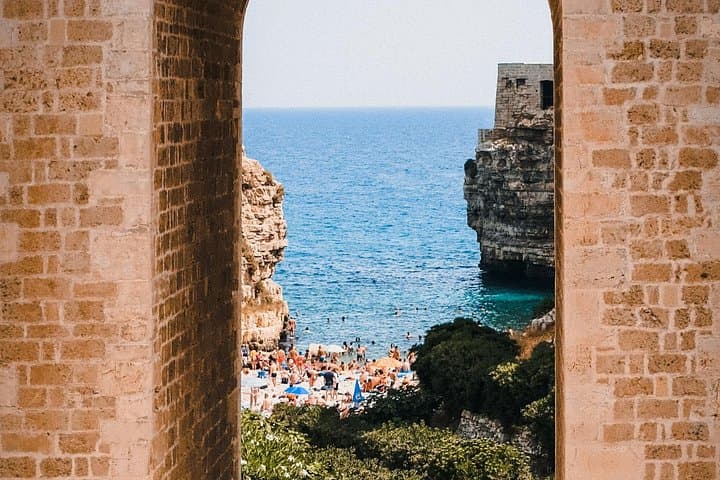 From Bari: Vespa 3-hour tour between Polignano, Conversano and Monopoli