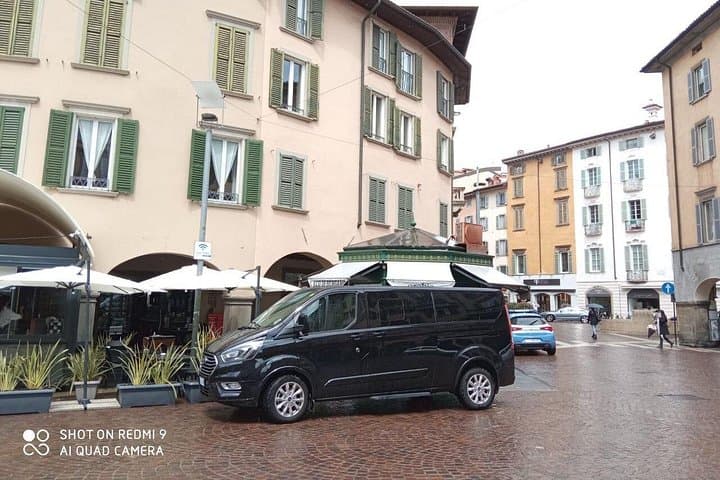 Private Transfer up to 8 Persons from Milano to Venice
