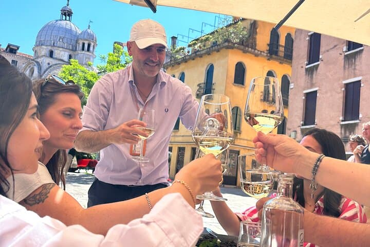 https://media-cdn.tripadvisor.com/media/attractions-splice-spp-720x480/0f/8c/93/3d.jpg