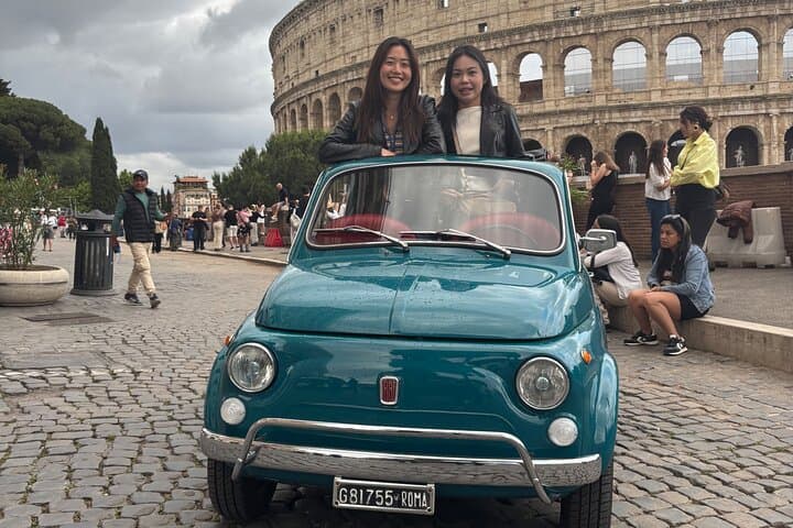 Rome: Retro Fiat 500 Car Tour with Pro Photographer