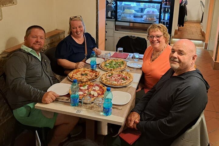 Authentic Full dinner & Wine Experience with a Sommelier in Pisa