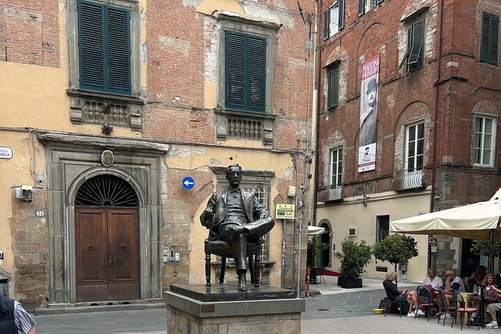 Private tour of the tower of Pisa and Lucca center