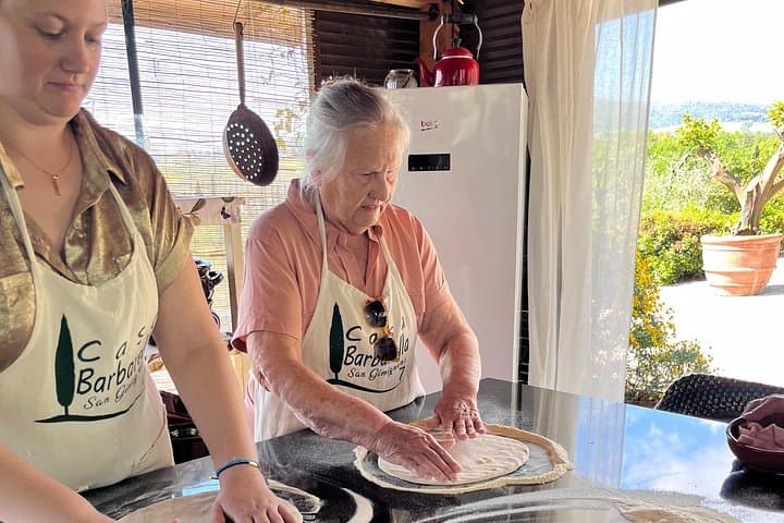 Home Made Pizza Cooking Class in Tuscany with small group