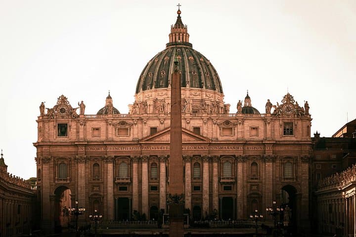 Vatican Papal Audience Tickets with Host Assistance