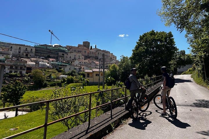 E-bike between towers and medieval villages at the foot of Sirente Abruzzo