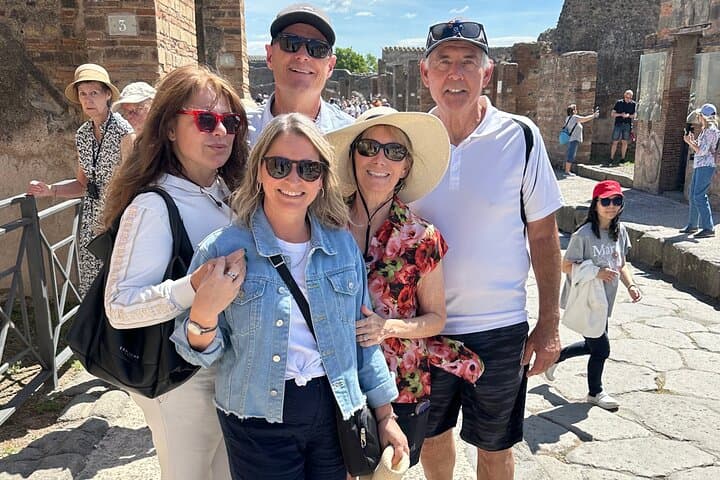 Naples transfer to Ravello with stop at Pompeii or Vice Versa