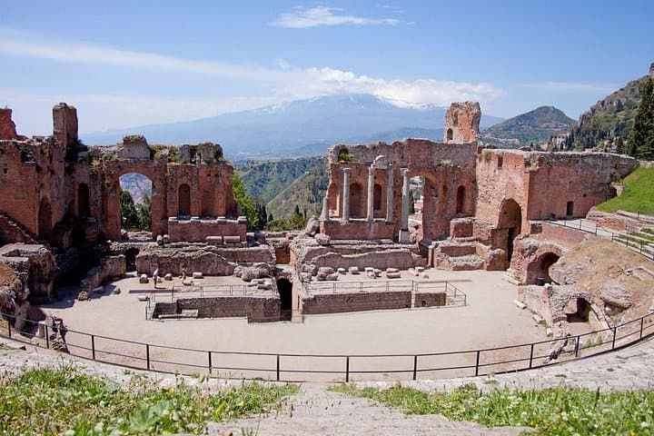 Taormina on Your Own: Private Round-Trip Transfer Messina Port