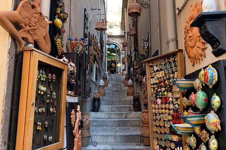 Taormina on Your Own: Private Round-Trip Transfer Messina Port