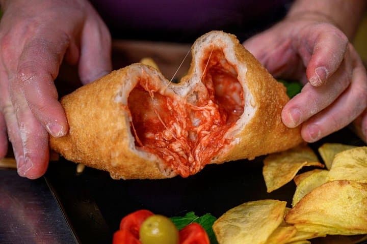 Small-Group Milan Street Food Tour in Brera with Tastings
