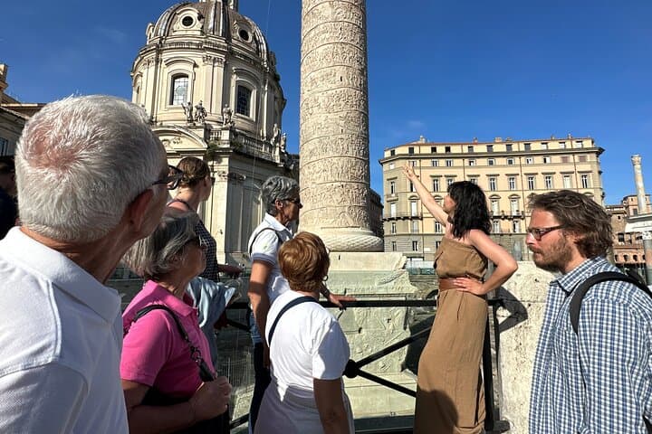 Rome Early Morning Walking Tour with Local Guide and No Crowds