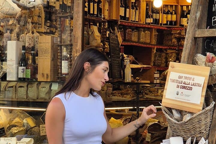 Private Walking Tour in Gubbio with Tasting