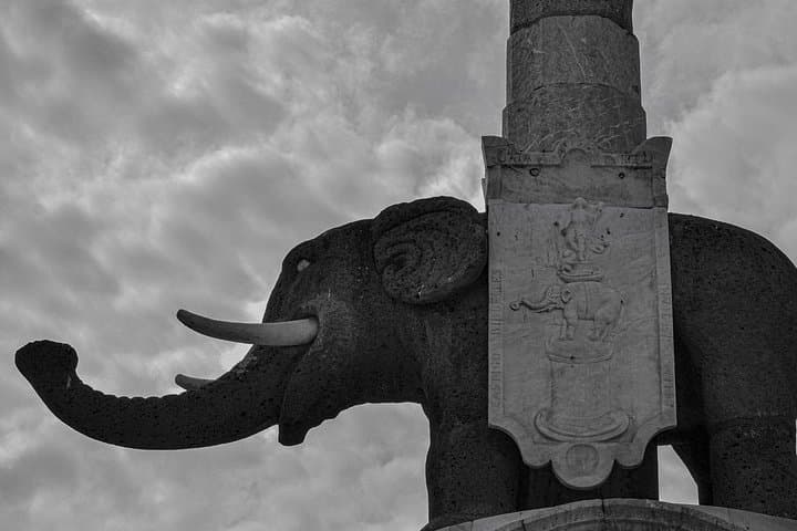 Catania Private Ghost Tour: Legends and Tastings Under Mount Etna