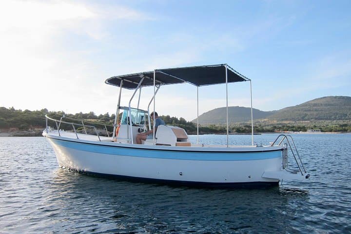 Motor Boat Excursion in the Alghero Harbour
