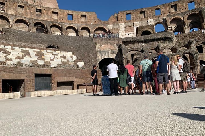 Colosseum Arena Tour with Palatine Hill & Roman Forum Access
