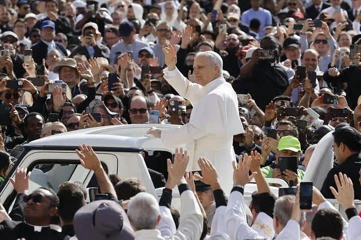Vatican Papal Audience Tickets with Host Assistance