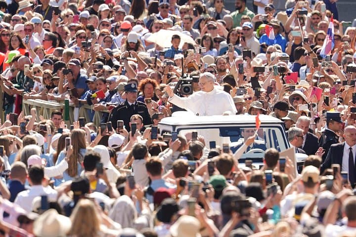 Vatican Papal Audience Tickets with Host Assistance