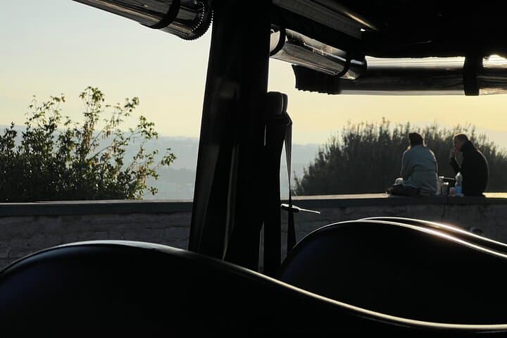 Our golf carts are made for intimate adventures through the heart of Rome.